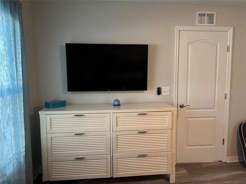 В аренду: $3,000 (3 спален, 2 ванн, 1796 Квадратных фут)