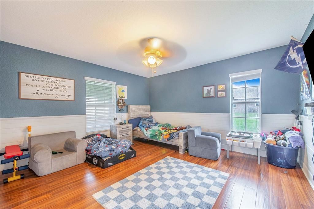 待售: $625,000 (3 贝兹, 2 浴室, 2485 平方英尺)