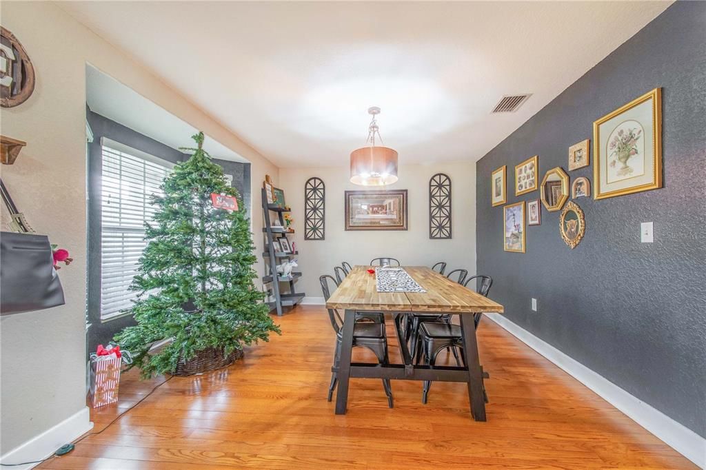 待售: $625,000 (3 贝兹, 2 浴室, 2485 平方英尺)