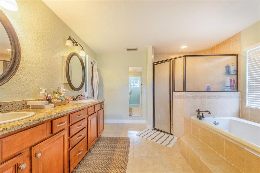 待售: $625,000 (3 贝兹, 2 浴室, 2485 平方英尺)