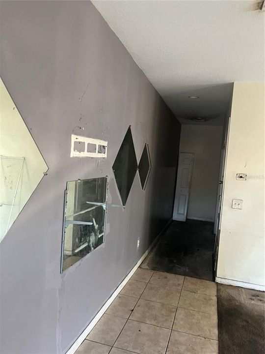 Active With Contract: $475,000 (6 beds, 0 baths, 3484 Square Feet)