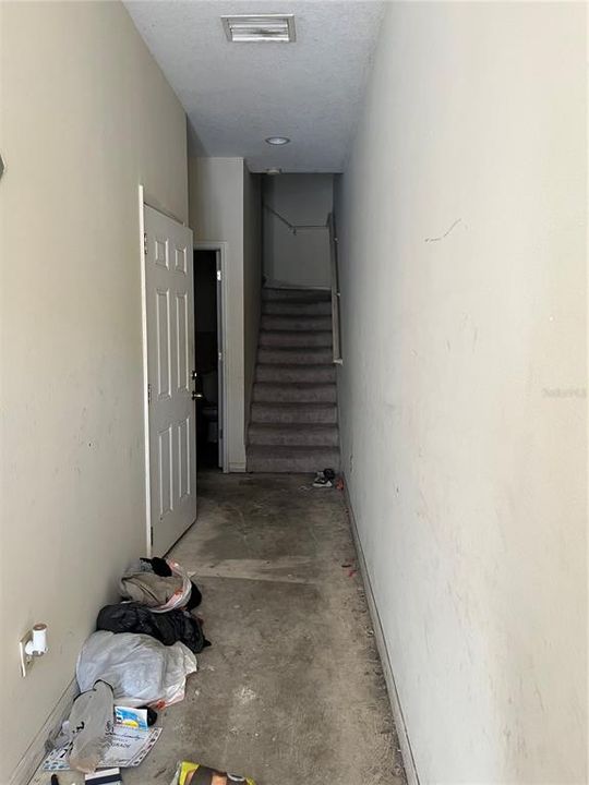 Active With Contract: $475,000 (6 beds, 0 baths, 3484 Square Feet)