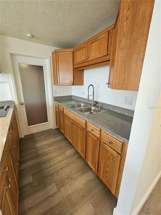For Sale: $99,900 (1 beds, 1 baths, 540 Square Feet)