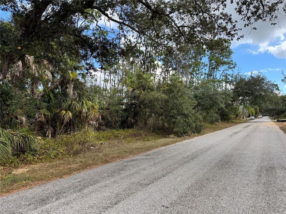 На продажу: $23,000 (0.23 acres)