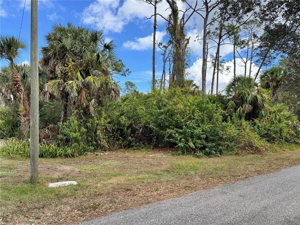 На продажу: $23,000 (0.23 acres)