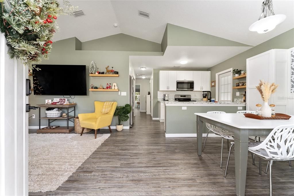 待售: $214,900 (3 贝兹, 2 浴室, 1086 平方英尺)