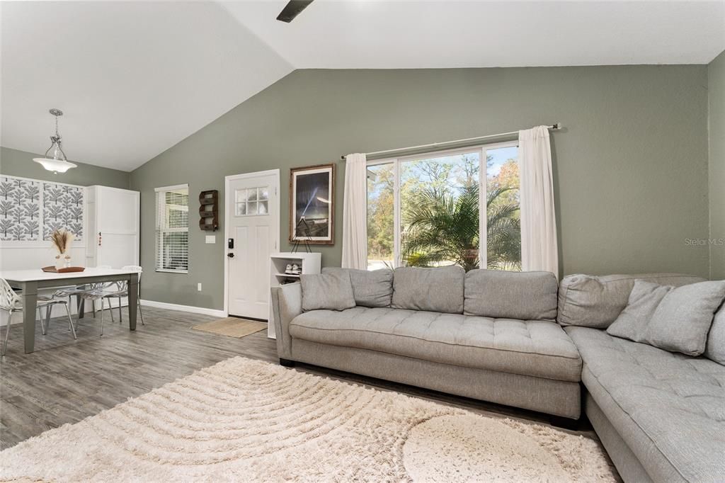 待售: $214,900 (3 贝兹, 2 浴室, 1086 平方英尺)