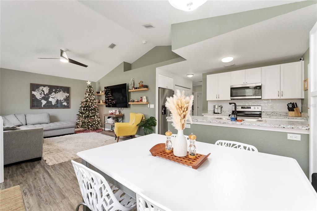 待售: $214,900 (3 贝兹, 2 浴室, 1086 平方英尺)