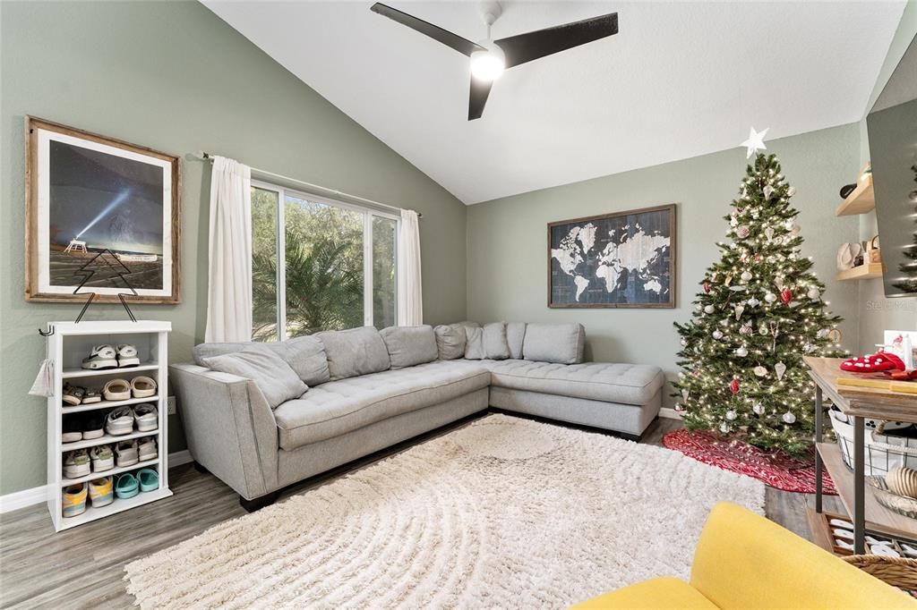 待售: $214,900 (3 贝兹, 2 浴室, 1086 平方英尺)