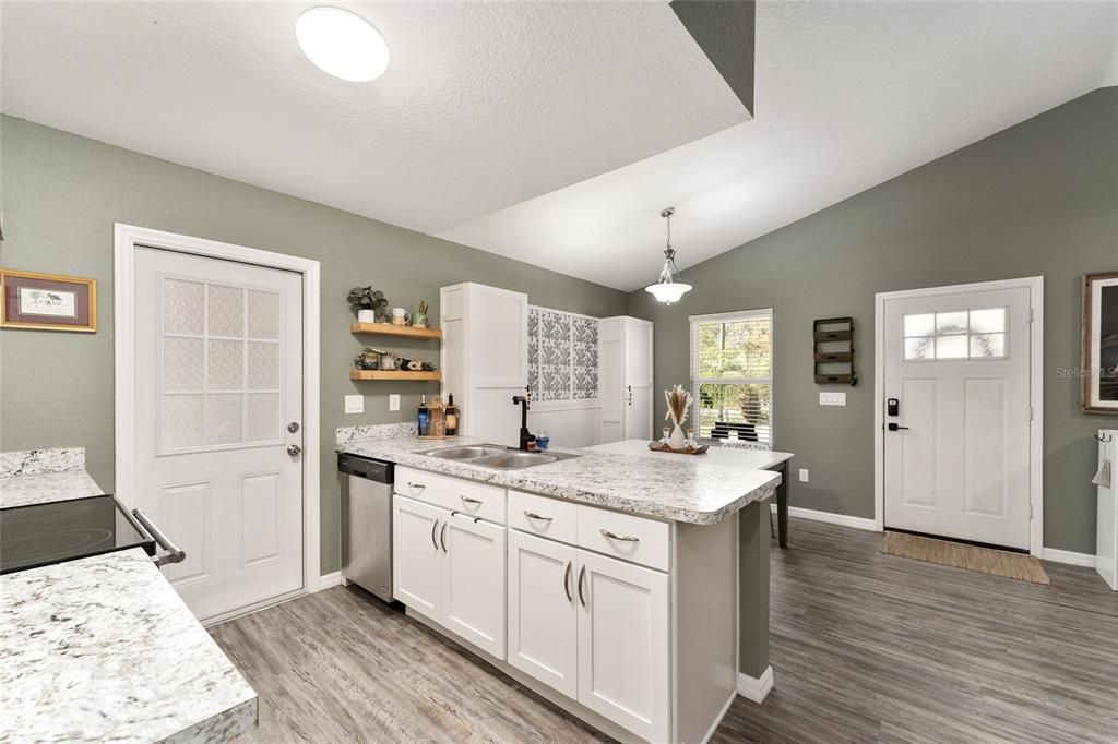 待售: $214,900 (3 贝兹, 2 浴室, 1086 平方英尺)