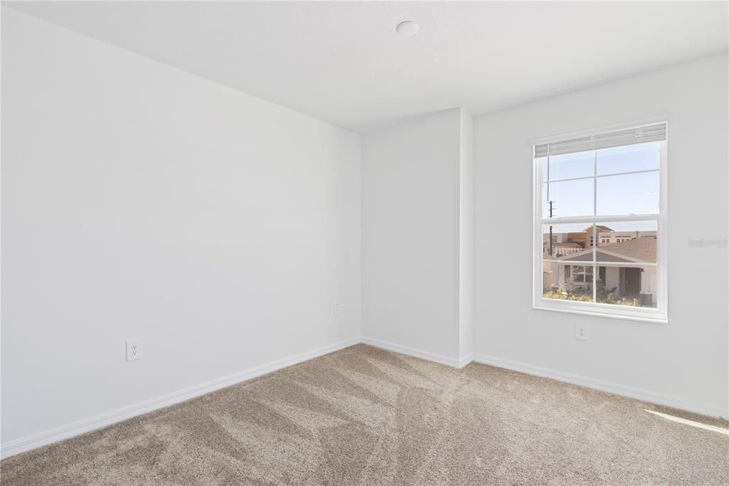 На продажу: $305,000 (4 спален, 2 ванн, 1879 Квадратных фут)