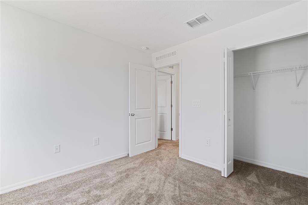 На продажу: $305,000 (4 спален, 2 ванн, 1879 Квадратных фут)