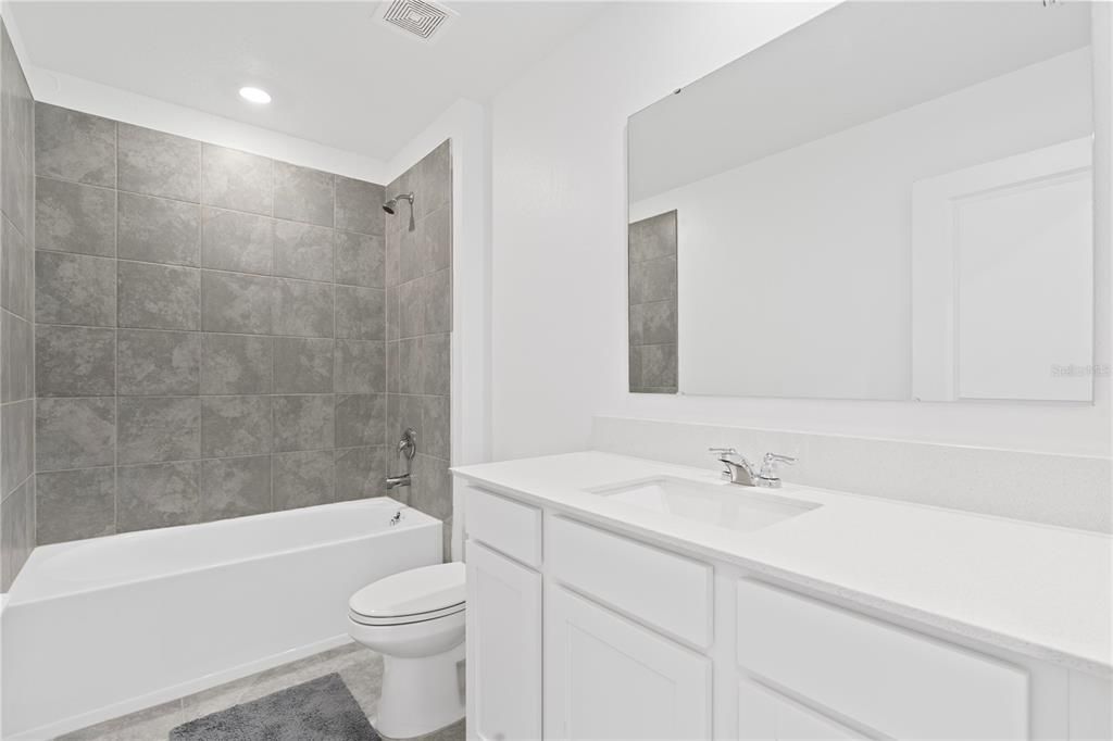 На продажу: $305,000 (4 спален, 2 ванн, 1879 Квадратных фут)