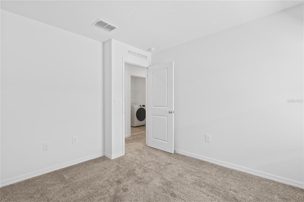 На продажу: $305,000 (4 спален, 2 ванн, 1879 Квадратных фут)