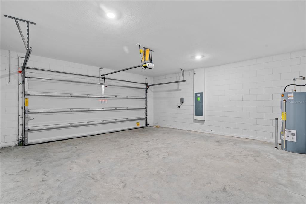 На продажу: $305,000 (4 спален, 2 ванн, 1879 Квадратных фут)