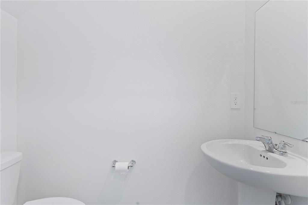 На продажу: $305,000 (4 спален, 2 ванн, 1879 Квадратных фут)