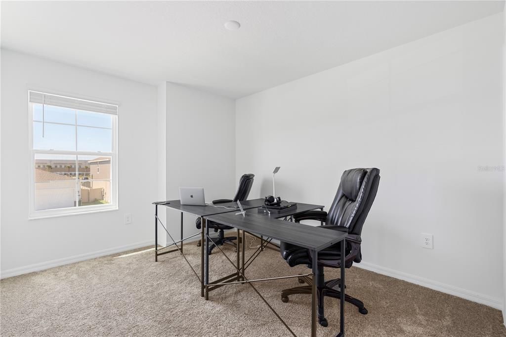 На продажу: $305,000 (4 спален, 2 ванн, 1879 Квадратных фут)