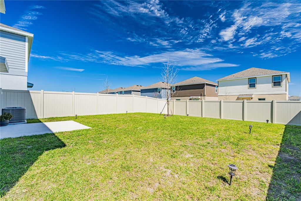 На продажу: $305,000 (4 спален, 2 ванн, 1879 Квадратных фут)