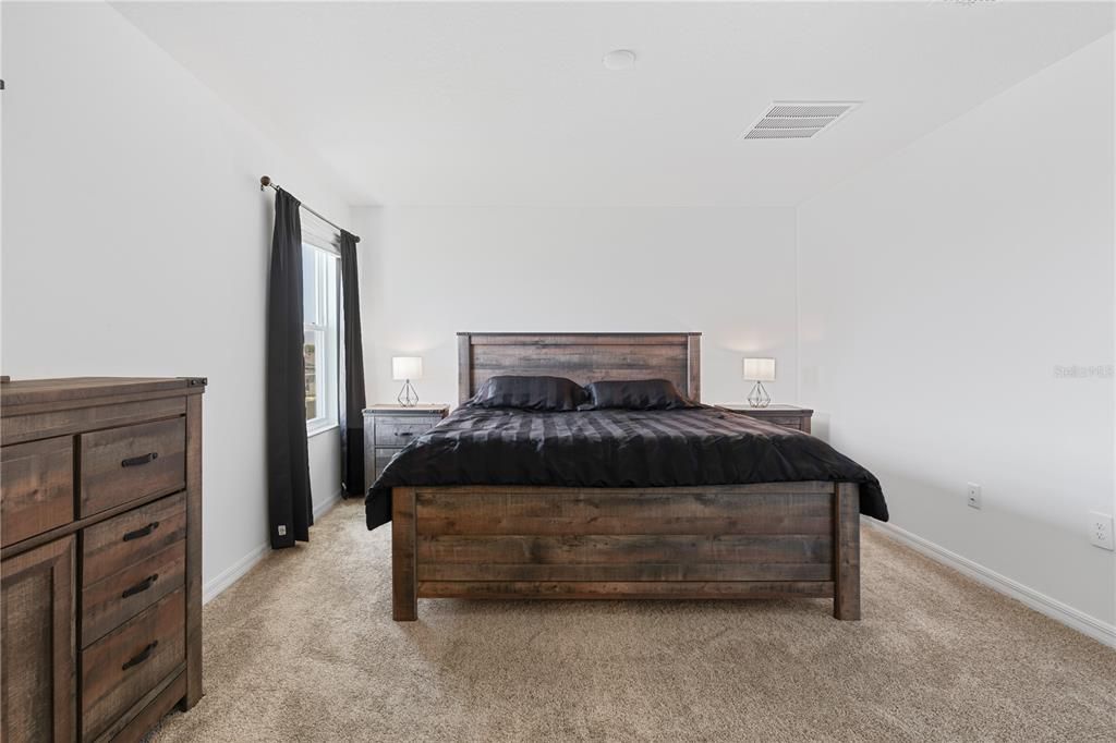 На продажу: $305,000 (4 спален, 2 ванн, 1879 Квадратных фут)