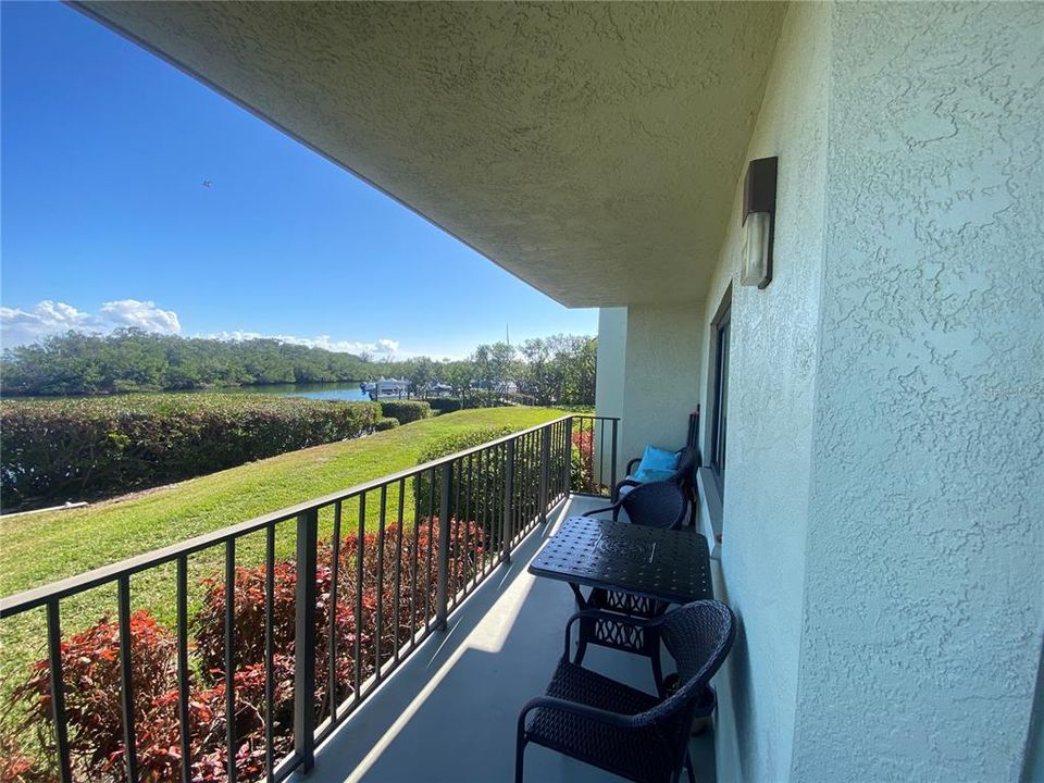 For Rent: $5,000 (2 beds, 2 baths, 830 Square Feet)