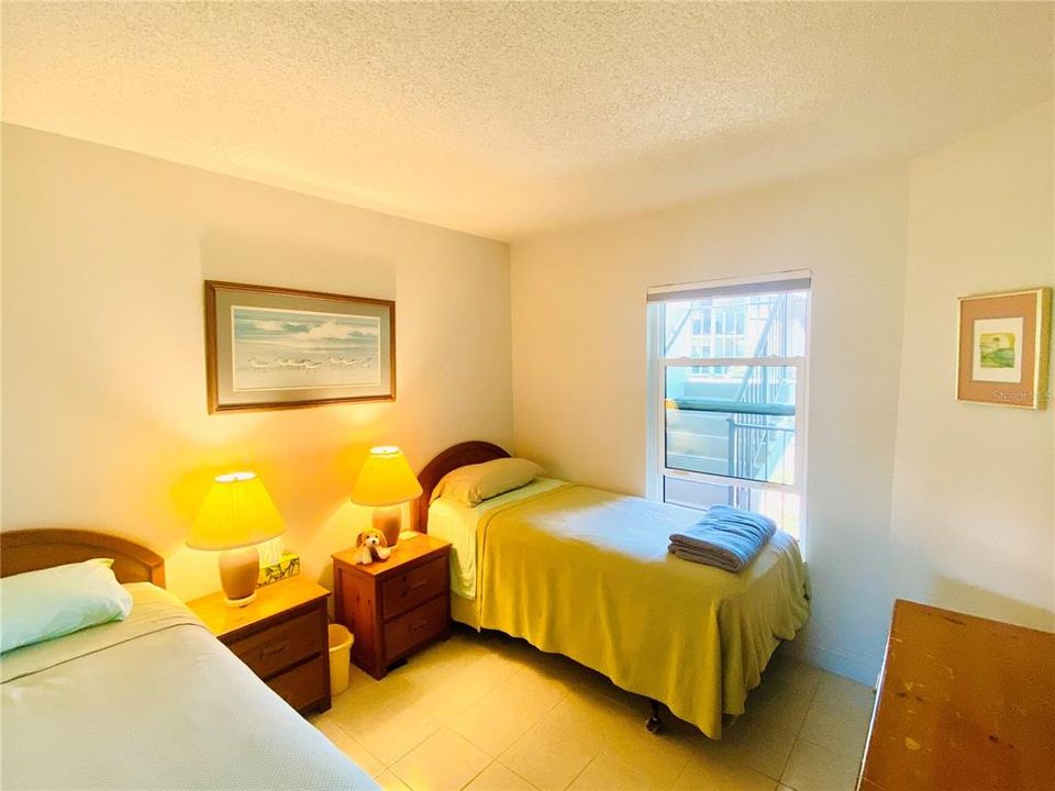 For Rent: $5,000 (2 beds, 2 baths, 830 Square Feet)