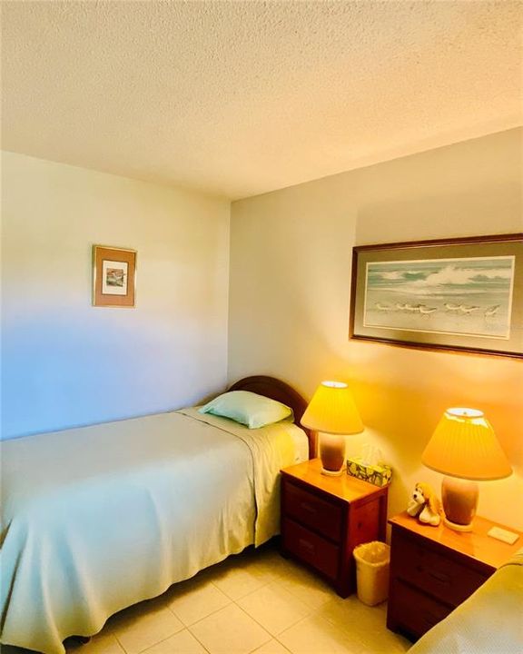 For Rent: $5,000 (2 beds, 2 baths, 830 Square Feet)