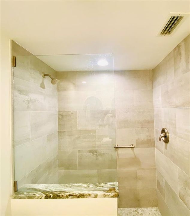 For Rent: $5,000 (2 beds, 2 baths, 830 Square Feet)