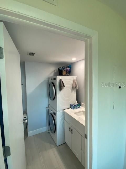 For Rent: $5,000 (2 beds, 2 baths, 830 Square Feet)