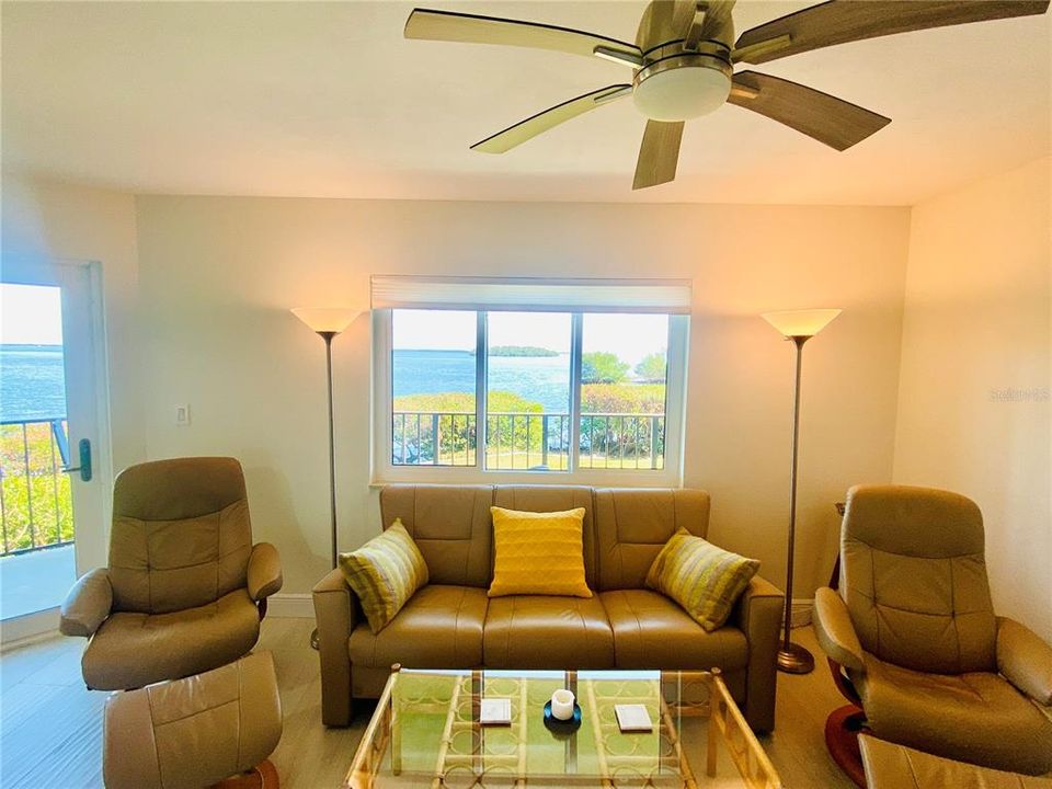 For Rent: $5,000 (2 beds, 2 baths, 830 Square Feet)