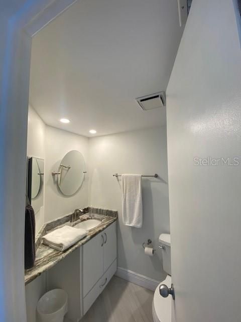 For Rent: $5,000 (2 beds, 2 baths, 830 Square Feet)