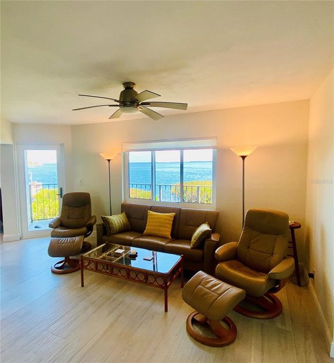 For Rent: $5,000 (2 beds, 2 baths, 830 Square Feet)