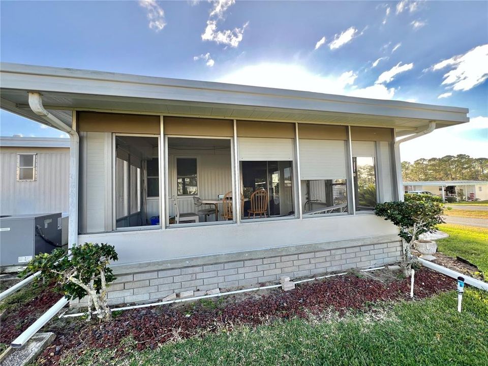 For Sale: $89,000 (2 beds, 2 baths, 1200 Square Feet)