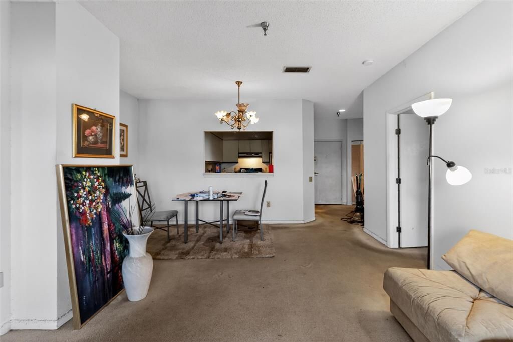 En Venta: $139,900 (2 camas, 2 baños, 1075 Pies cuadrados)