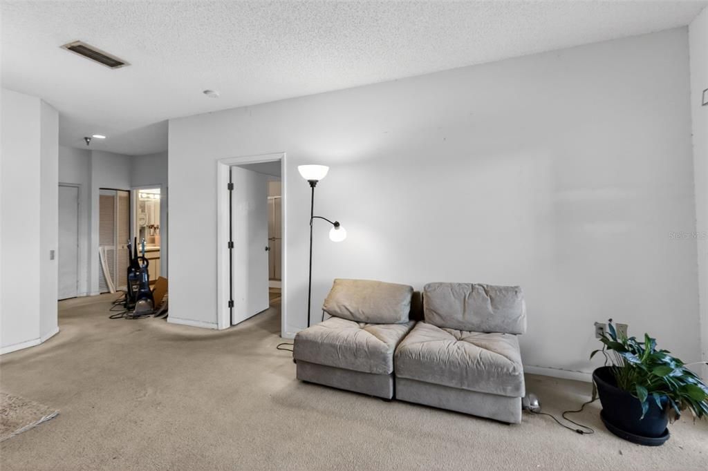 En Venta: $139,900 (2 camas, 2 baños, 1075 Pies cuadrados)