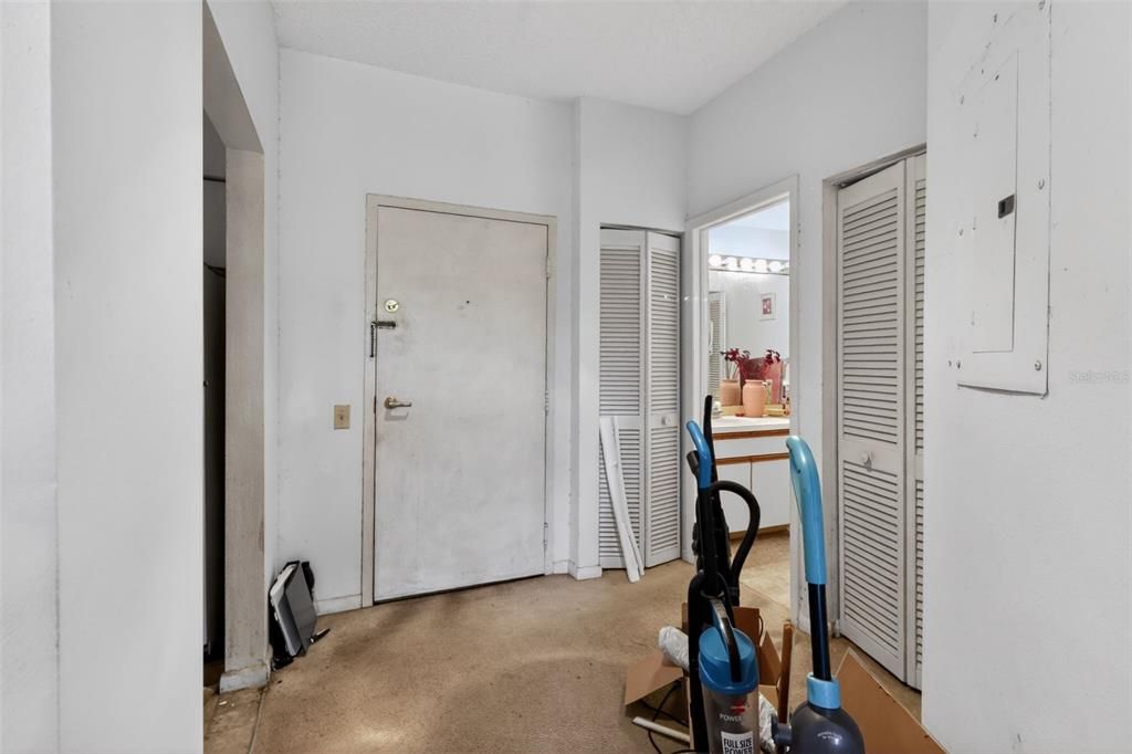 En Venta: $139,900 (2 camas, 2 baños, 1075 Pies cuadrados)