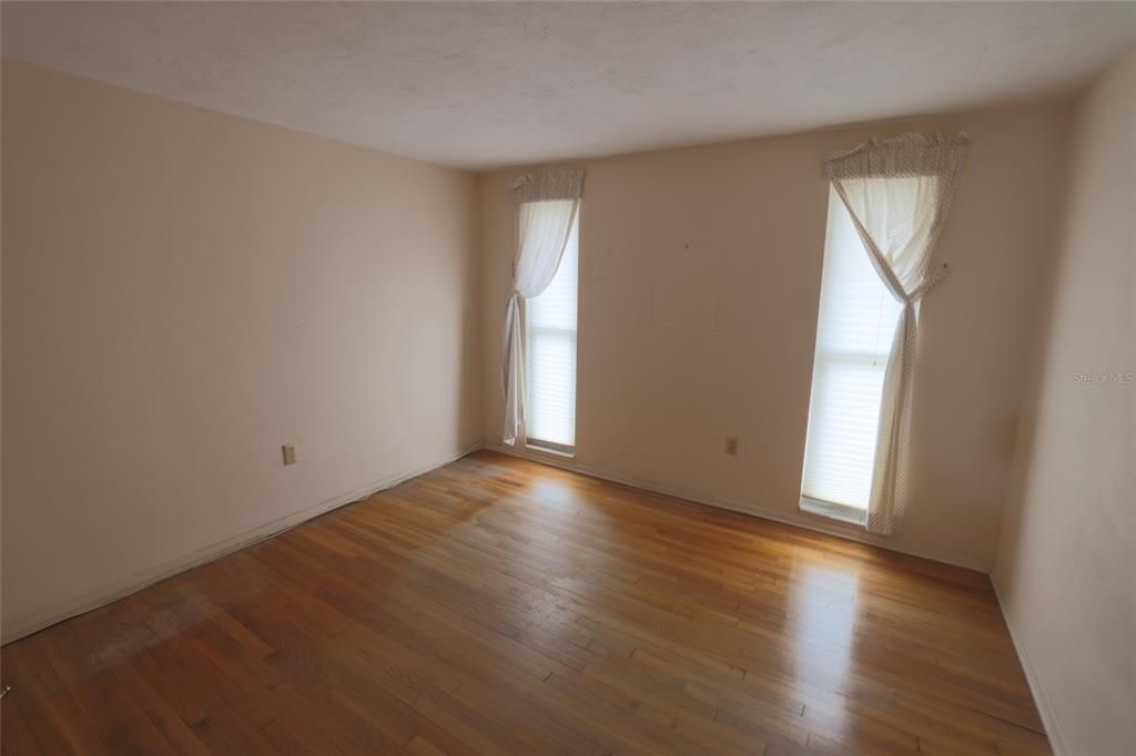 待售: $494,500 (4 贝兹, 2 浴室, 2290 平方英尺)