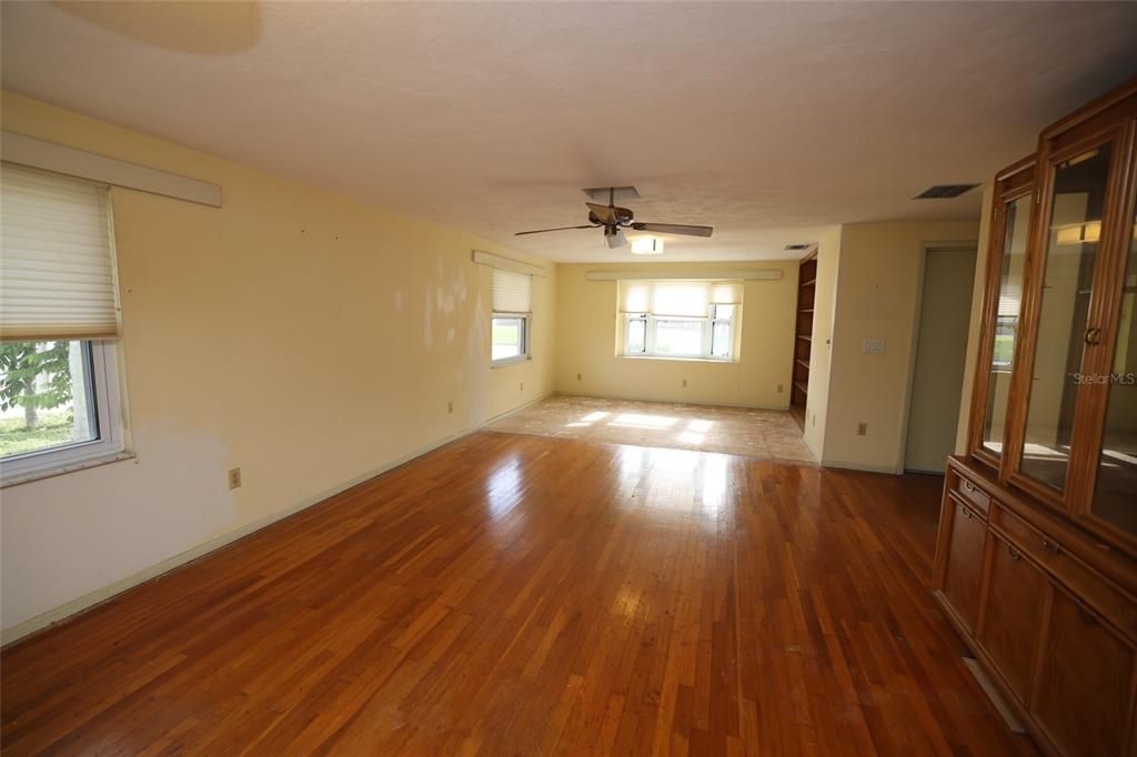 待售: $494,500 (4 贝兹, 2 浴室, 2290 平方英尺)