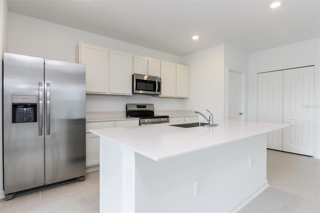 For Rent: $2,145 (5 beds, 2 baths, 2326 Square Feet)