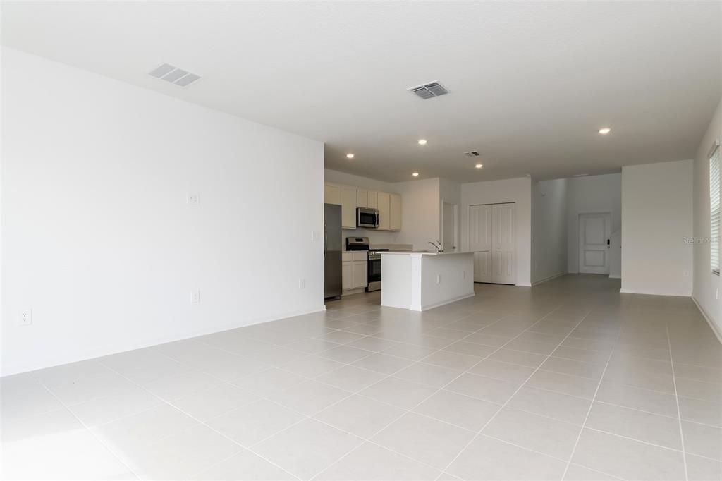 For Rent: $2,145 (5 beds, 2 baths, 2326 Square Feet)