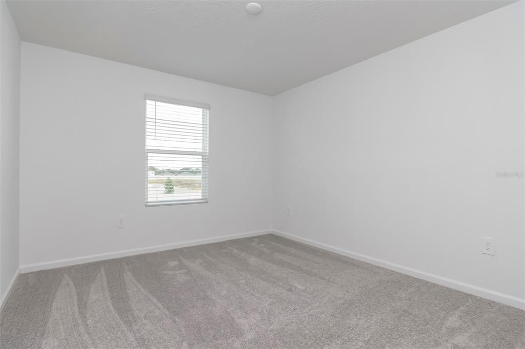 For Rent: $2,145 (5 beds, 2 baths, 2326 Square Feet)