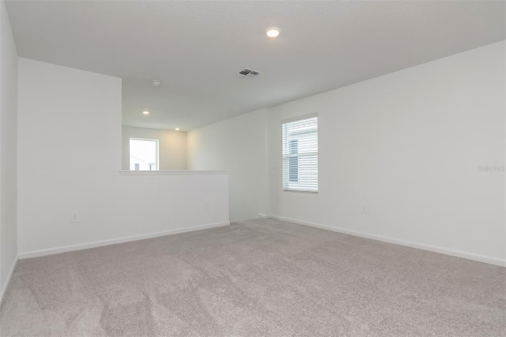 For Rent: $2,145 (5 beds, 2 baths, 2326 Square Feet)