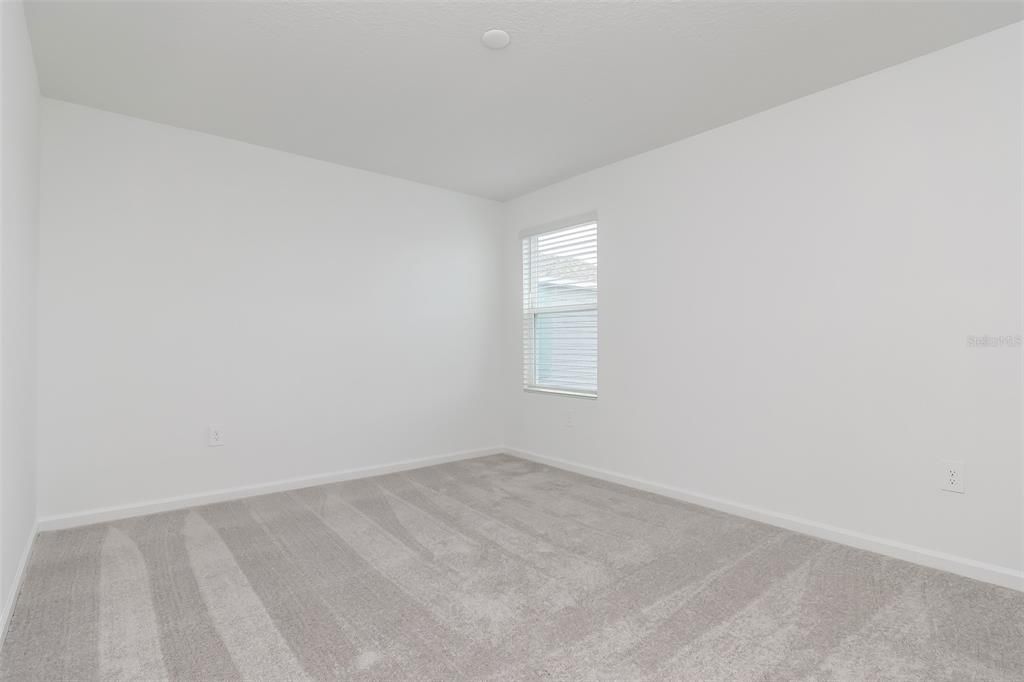 For Rent: $2,145 (5 beds, 2 baths, 2326 Square Feet)