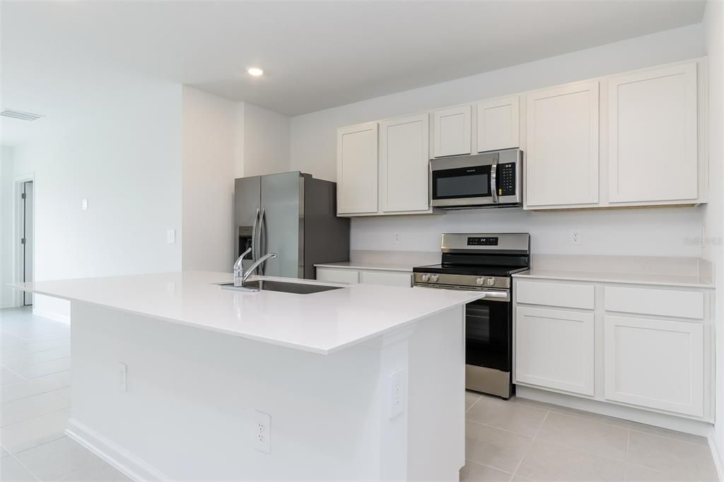 For Rent: $2,145 (5 beds, 2 baths, 2326 Square Feet)