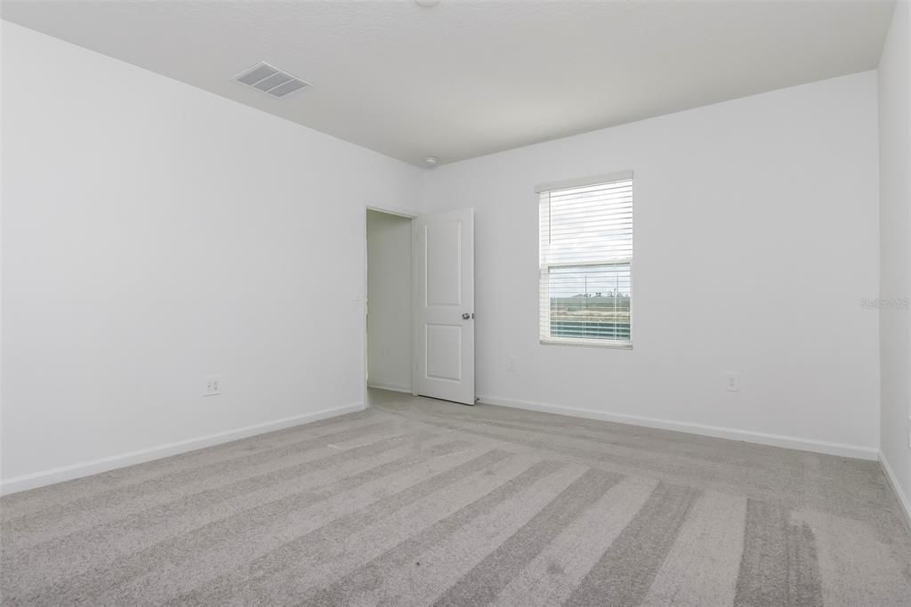 For Rent: $2,145 (5 beds, 2 baths, 2326 Square Feet)