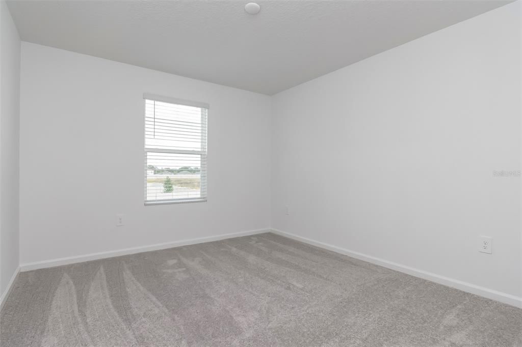 For Rent: $2,145 (5 beds, 2 baths, 2326 Square Feet)