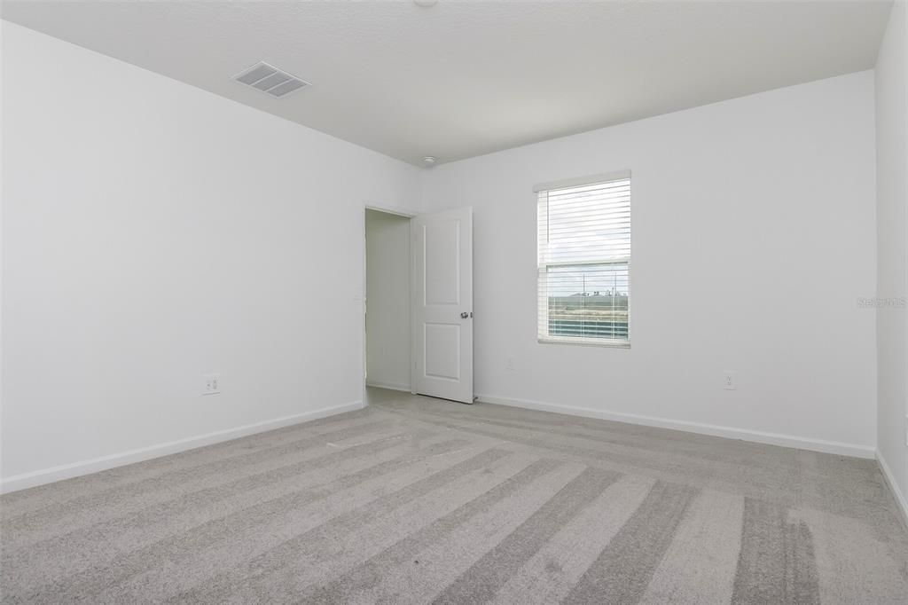 For Rent: $2,145 (5 beds, 2 baths, 2326 Square Feet)