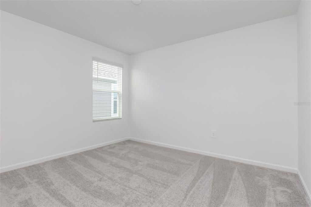 For Rent: $2,145 (5 beds, 2 baths, 2326 Square Feet)