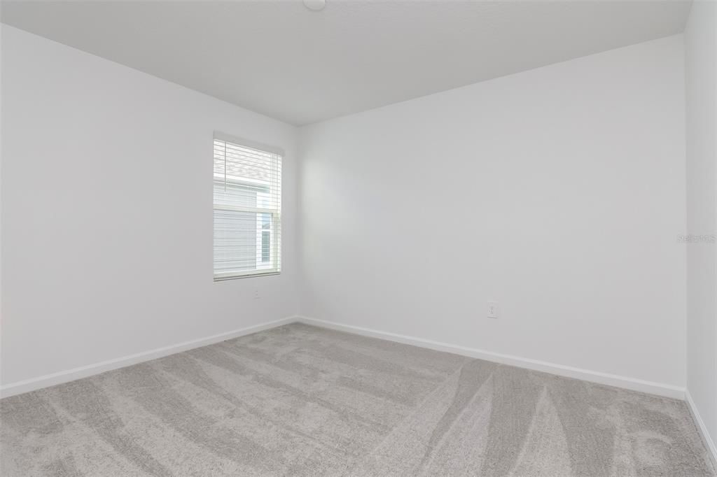 For Rent: $2,145 (5 beds, 2 baths, 2326 Square Feet)