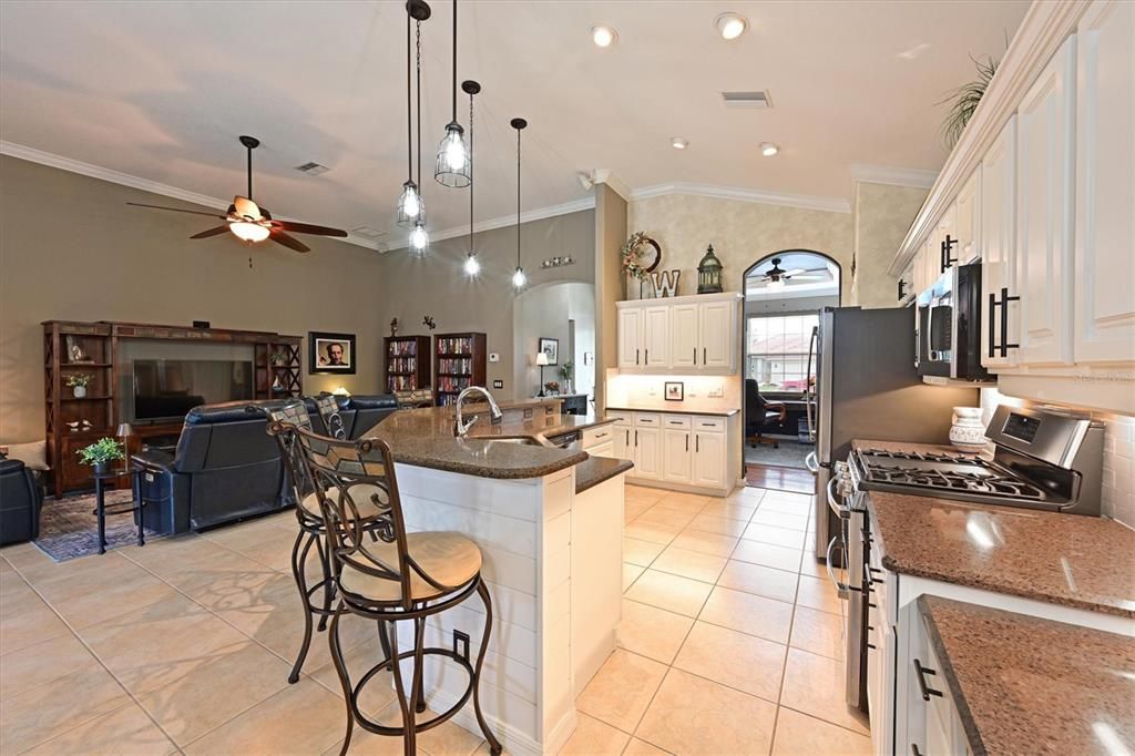 For Sale: $650,000 (3 beds, 2 baths, 1994 Square Feet)