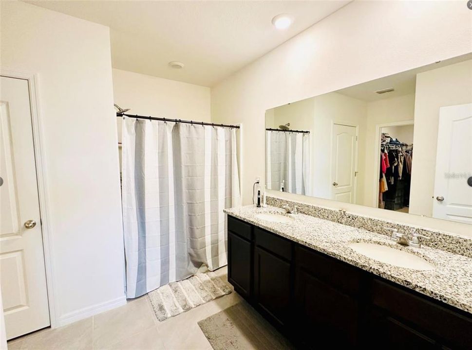 For Rent: $2,650 (4 beds, 2 baths, 1846 Square Feet)